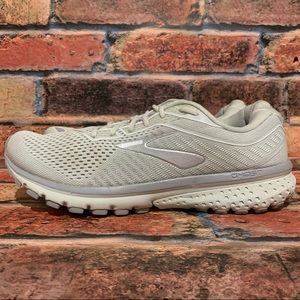Brooks Ghost 12 Athletic Shoes